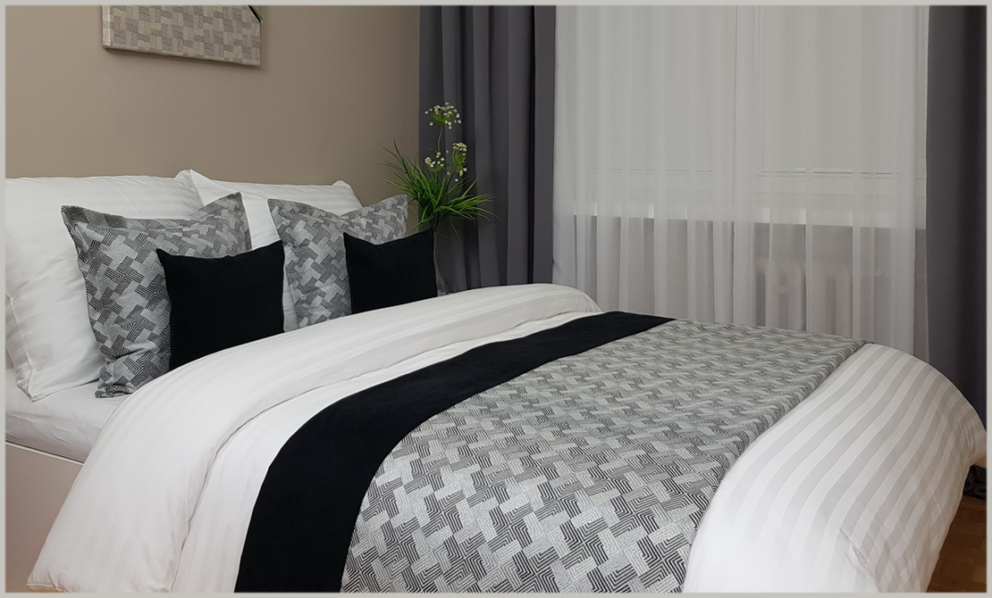 Pokój wzorcowy w hotelu.